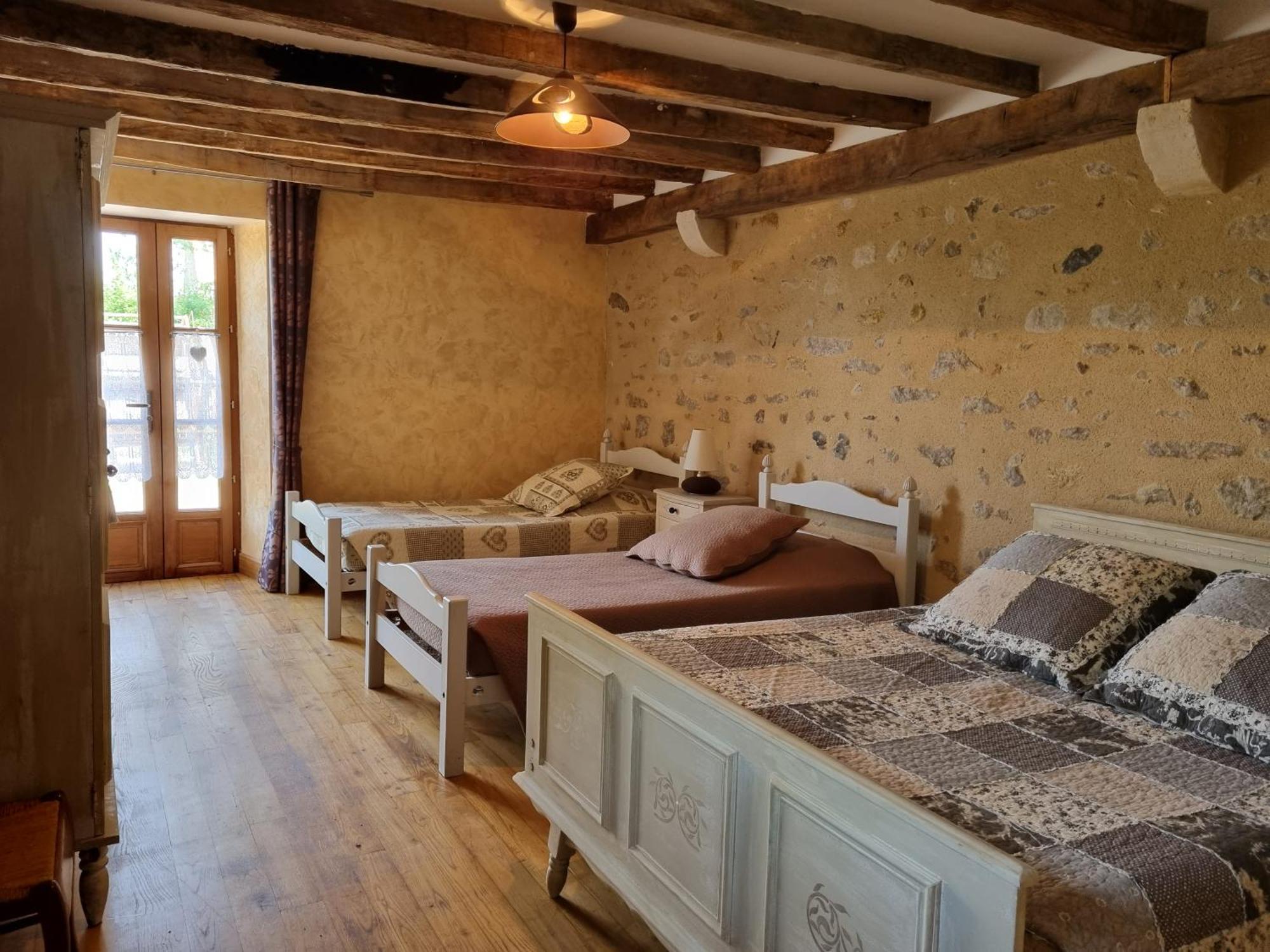 Domaine De La Rue Bed & Breakfast La Berthenoux Exterior photo
